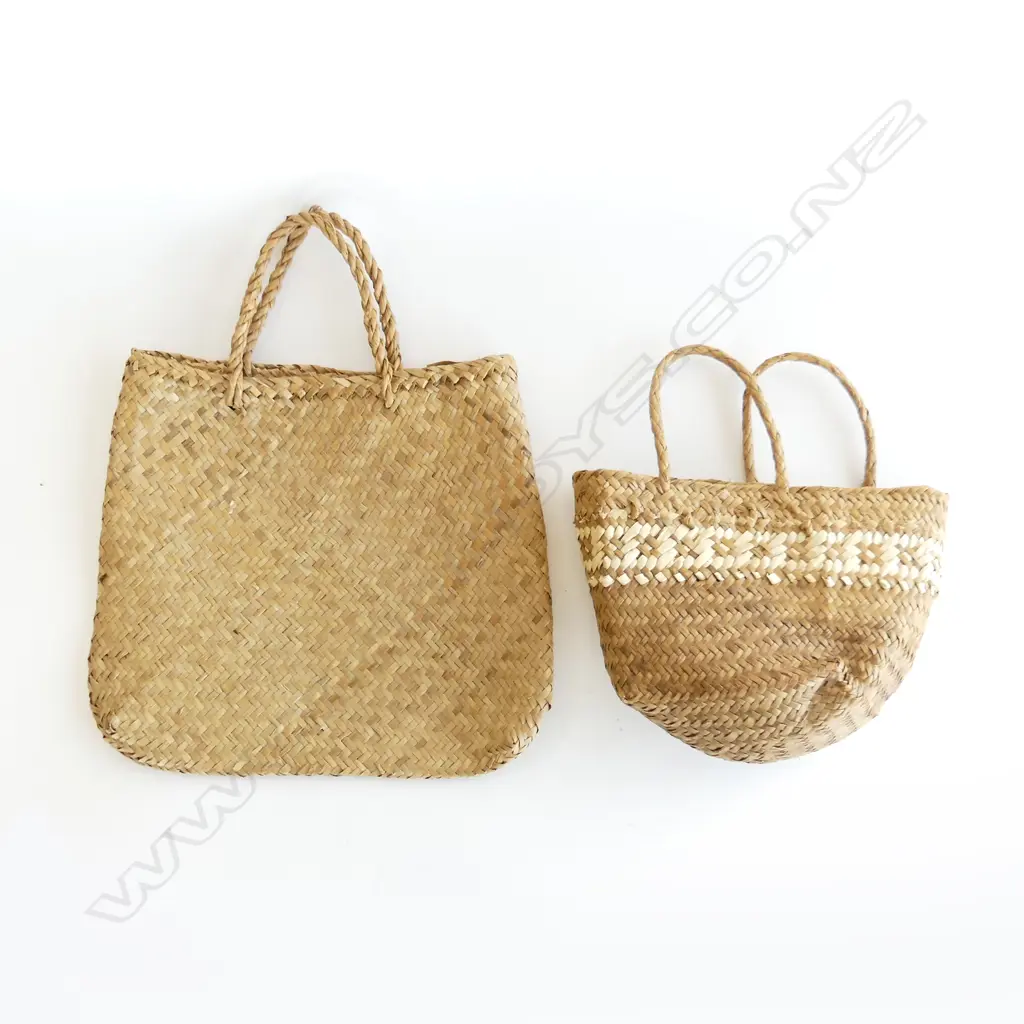 Two woven fibre bags, Image 1++